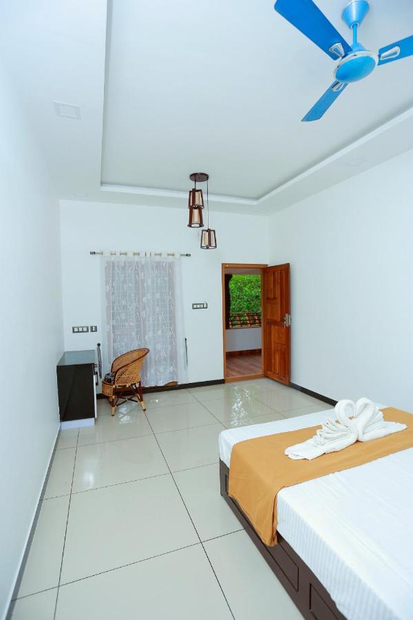 Telma Beach Homestay Mararikulam Bagian luar foto